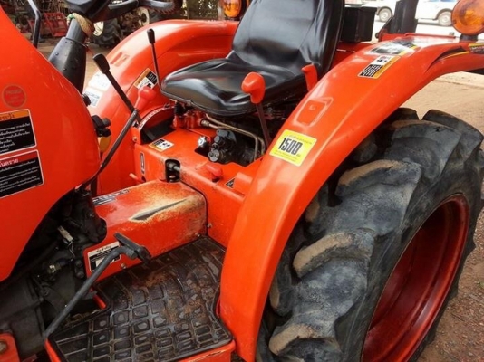 คูโบต้า L3008 4 WD ใบมีดดันหน้าตราช้าง สภาพเดิมๆสวยๆ