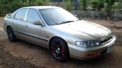 HONDA ACCORD VTi-E 2.2 AT ปี 39 ไฟท้ายสองก้อน รถสวยชุดแต่งรอบคัน ภายในเก๋งหรูหรา CD MP3 เบาะหนัง แอร์ พ.เพาเวอร์ ก.ไฟฟ้า ABS ครบครัน เครื่องแห้งแรงดี ติดตั้งแก๊ส LPG ลงเล่มครบถูกต้องประหยัดมากครับ ภายนอกสีสันบางดีเดิมดี ล้อแม็กขอบ 17 อย่างสวย ยางสภาพดี 4