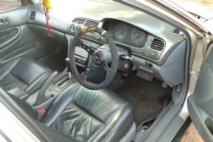 HONDA ACCORD VTi-E 2.2 AT ปี 39 ไฟท้ายสองก้อน รถสวยชุดแต่งรอบคัน ภายในเก๋งหรูหรา CD MP3 เบาะหนัง แอร์ พ.เพาเวอร์ ก.ไฟฟ้า ABS ครบครัน เครื่องแห้งแรงดี ติดตั้งแก๊ส LPG ลงเล่มครบถูกต้องประหยัดมากครับ ภายนอกสีสันบางดีเดิมดี ล้อแม็กขอบ 17 อย่างสวย ยางสภาพดี 4