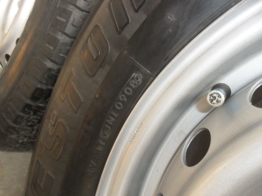 ล้อกะทะ 16นิ้ว 6รู พร้อมยาง 245/70R16 สวยๆ 4 ล้อ ราคา 4400 บาท