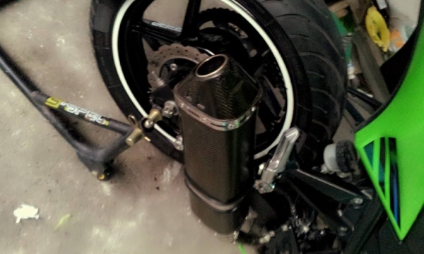 ninja250 ปี2012วารันตีอีก1ปีนิดๆท่อDBS fullเเละของเเต่งอื่นๆ