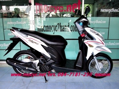 CLICK125 i สีขาวเทา รถปี 55 เดือน พ. ย. ไมล์ 7 พันโล (มีเล่มพร้อมโอน ) 29900