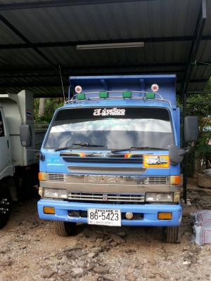 ขาย 6 ล้อดั้ม NPR 115 หัวนอก สภาพพร้อมใช้ มีสโลว์กลาง เจ้าของขายเอง