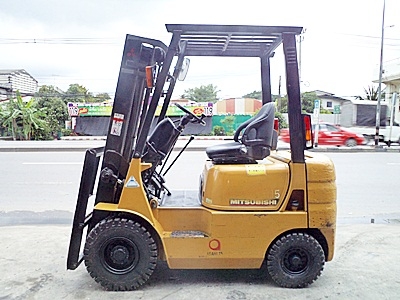 (ขายถูกเพื่อเลิกกิจการ) ขายรถยกมิตซูบิชิ 1.5 ตัน (รุ่นใหม่) เครื่องดีเซล  กระบอกคู่   เสาสูง 3 เมตร ยางตันใหม่ พวงมาลัยเพาเว่อร์  สีเดิมจากนอก นำเข้าจากญี่ปุ่น ใช้งานได้ทันที