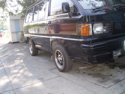 ขายรถตู้ไลท์เอท เกียร์ออโต้125000 เครื่อง4เอสเบนซิน1800หัวฉีดติดแก๊ส