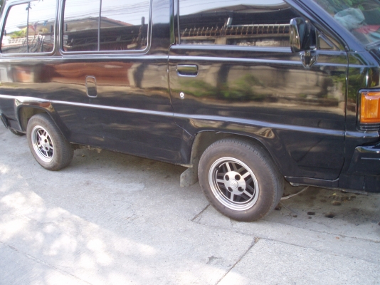 ขายรถตู้ไลท์เอท เกียร์ออโต้125000 เครื่อง4เอสเบนซิน1800หัวฉีดติดแก๊ส