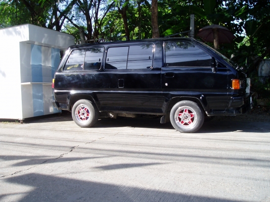 ขายรถตู้ไลท์เอท เกียร์ออโต้125000 เครื่อง4เอสเบนซิน1800หัวฉีดติดแก๊ส