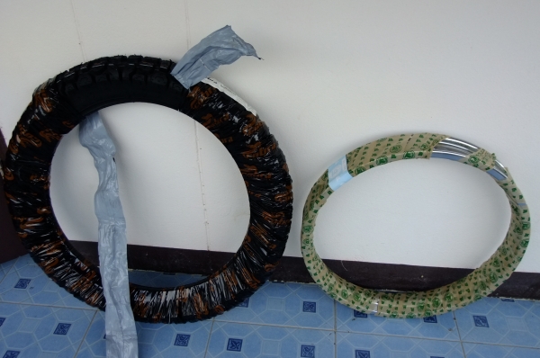 ยางวิบาก4.10 ของใหม่ พร้อมขอบเหล็ก 1.85 ขอบ 18