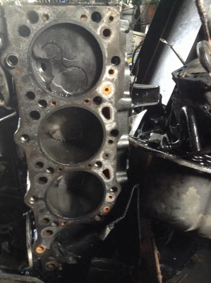 ท่อนล่าง8ตับ มิตซูสตาด้า.2.8 เครื่องเทอร์โบ  ข้อ/ก้านดี  สื้อสูบมีรอยนิด1  แถมฝาสูบไห้เป็นอะไหร ด้วย  ขายไม่แฟงคัฟ