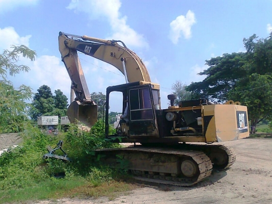 รถแบคโฮ CAT E200B แรงขุดดี ทำงานไว ประหยัดน้ำมัน