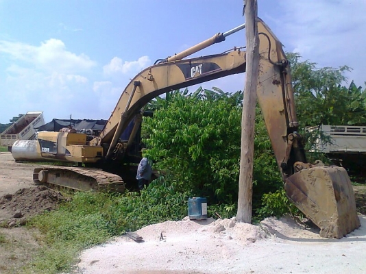 รถแบคโฮ CAT E200B แรงขุดดี ทำงานไว ประหยัดน้ำมัน