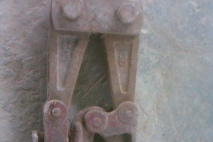 กรรไกรตัดเหล็กงานเก่าสภาพพร้อมใช้งานครับเนื้อเหล็กดีครับฟันยังดีครับราคานี้คุ้มครับ