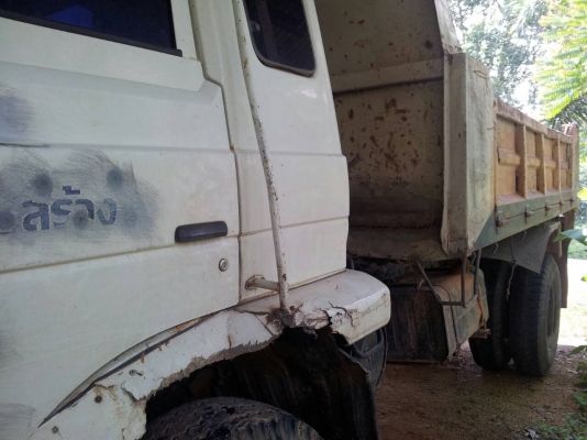 ขายแล้วครับไปตรังUD หกล้อดั้มพ์ หัวเดิม เครื่องเดิม 185 แรงม้า ยางใหม่ พร้อมโอน ทะเบียนมือเดียวซื้อใหม่เลยครับ ตอนนั้นซื้อมา9แสนกว่า ขายแล้วครับไปตรังUD หกล้อดั้มพ์ หัวเดิม เครื่องเดิม 185 แรงม้า ยางใหม่ พร้อมโอน ทะเบียนมือเดียวซื้อใหม่เลยครับ ตอนนั้นซื้อมา9แสนกว่า