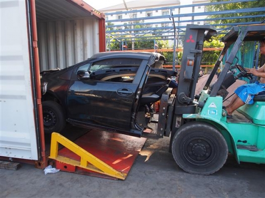 ** LOT 31/10/2556 ** LOT นี้ ทางเราตัดรถเก๋งมาทั้งตู้ ค่า ^^ สนใจสินค้าติดต่อได้ที่ 081-839-1795 ค่า ^^