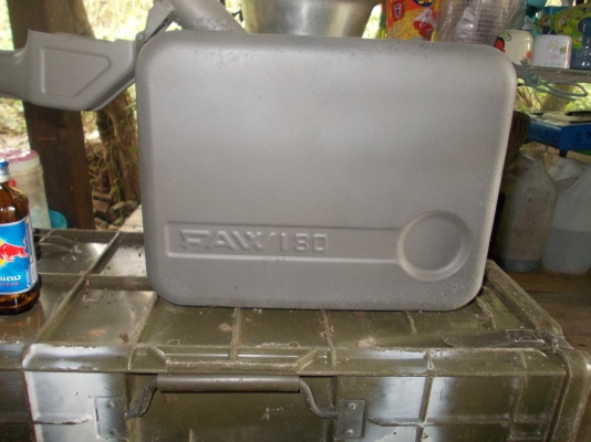 ขายถังน้ำมัน 5 ลิตรของแลนโรเวอร์แท้ๆ