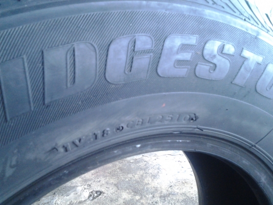 ยาง บริสโตน 215/70/15 ดอกหนาๆนุ่มๆ ยาง บริสโตน 215/70/15 ดอกหนาๆนุ่มๆ