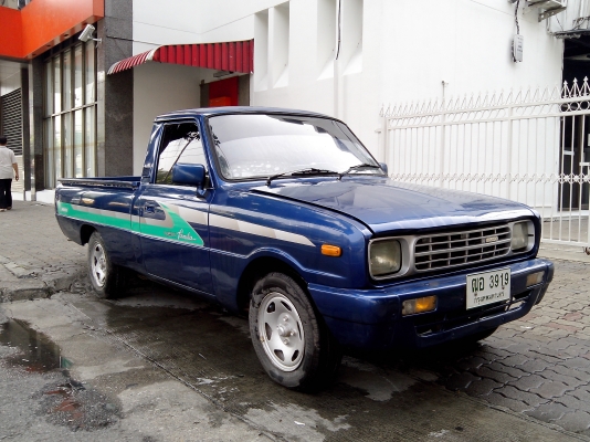 มาสด้า รุ่น แฟมิเลีย