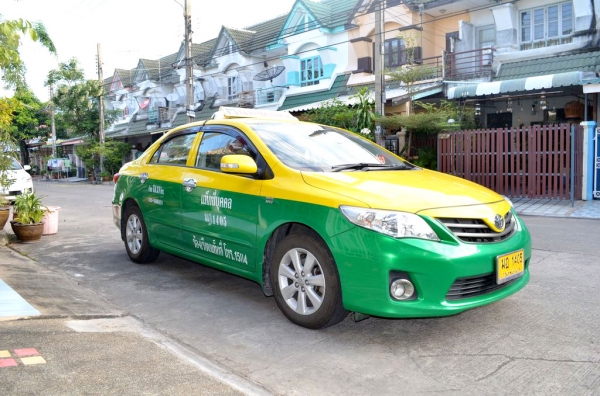 ขายดาวน์ New Altis ปี13 เหลือ 8.8ปี NGV ถังใหญ่