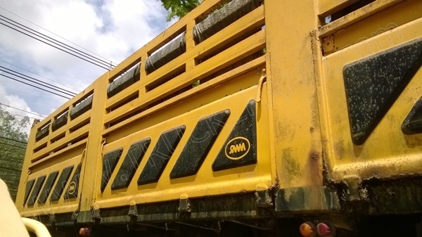 หางดั๊มพ์ เทนเลอร์ ของสามมิตรมอเตอร์