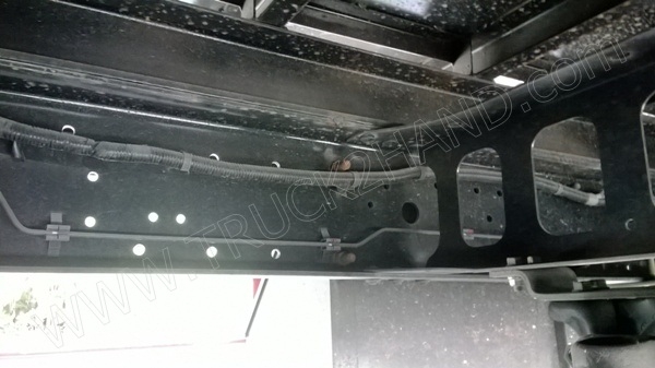 รถบรรทุก 6 ล้อตู้แห้ง ยี่ห้อ HINO DUTRO EURO3