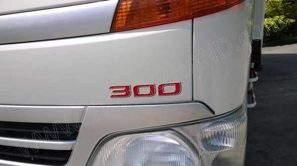 รถบรรทุก 6 ล้อตู้แห้ง ยี่ห้อ HINO DUTRO EURO3