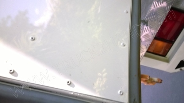 รถบรรทุก 6 ล้อตู้แห้ง ยี่ห้อ HINO DUTRO EURO3