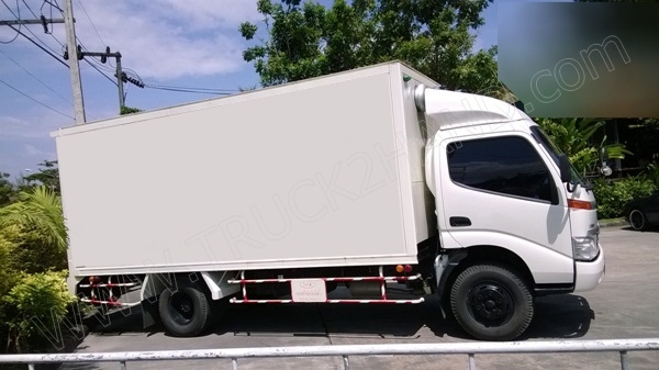 รถบรรทุก 6 ล้อตู้แห้ง ยี่ห้อ HINO DUTRO EURO3