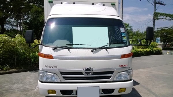 รถบรรทุก 6 ล้อตู้แห้ง ยี่ห้อ HINO DUTRO EURO3