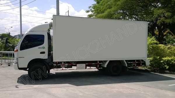 รถบรรทุก 6 ล้อตู้แห้ง ยี่ห้อ HINO DUTRO EURO3