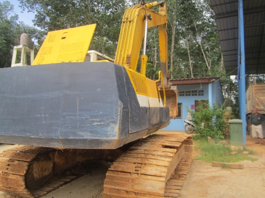 ขายKomatsu PC 200-5 ขายตามสภาพ  ราคาต่อรองได้ ( มี 4 รายการ ) 087-2976734
