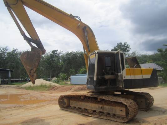 ขายKomatsu PC 200-5 ขายตามสภาพ  ราคาต่อรองได้ ( มี 4 รายการ ) 087-2976734