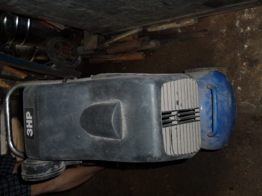 ขายครับขายเครื่องป๊ำลม 3HP ถัง 50 ลิตร อัตราการผลิตลม 250 ลิตร/นาที เจ้าของซื้อมาใหม่ใช้ไม่ถึงเดือน เก็บไว้เกิน 2 ปี ขาย 3500 บาท พร้อมใช้ 0814583376,029945332 ช่างเอก