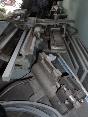 ขายครับขายเครื่องกลึง ยุคโบราณ แต่อุปกรณ์ทุกอย่างยังอยู่เกือบครบ ผลิตในประเทศอเมริกา ใช้งานได้ เก็บอนุรักษ์ดี รูผ่านคอ 1.5" ขายครับขายเครื่องกลึง ยุคโบราณ แต่อุปกรณ์ทุกอย่างยังอยู่เกือบครบ ผลิตในประเทศอเมริกา ใช้งานได้ เก็บอนุรักษ์ดี รูผ่านคอ 1.5"