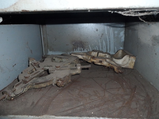 ขายครับขายเครื่องกลึง ยุคโบราณ แต่อุปกรณ์ทุกอย่างยังอยู่เกือบครบ ผลิตในประเทศอเมริกา ใช้งานได้ เก็บอนุรักษ์ดี รูผ่านคอ 1.5" ขายครับขายเครื่องกลึง ยุคโบราณ แต่อุปกรณ์ทุกอย่างยังอยู่เกือบครบ ผลิตในประเทศอเมริกา ใช้งานได้ เก็บอนุรักษ์ดี รูผ่านคอ 1.5"