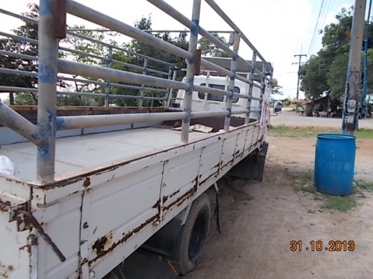 รถบรรทุก 6 ล้อ ISUZU ยาว 5 เมตร พร้อมคอกเหล็ก รถบรรทุก 6 ล้อ ISUZU ยาว 5 เมตร พร้อมคอกเหล็ก