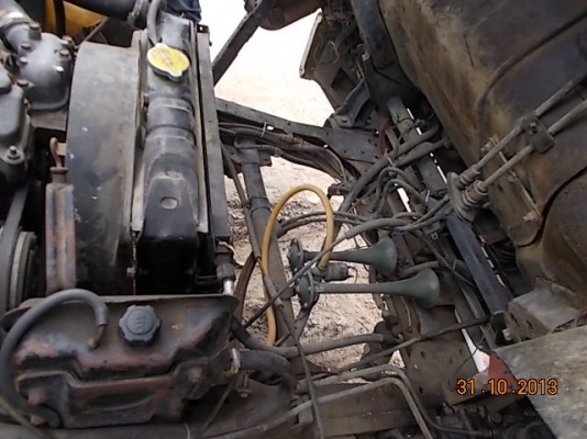 รถบรรทุก 6 ล้อ ISUZU ยาว 5 เมตร พร้อมคอกเหล็ก รถบรรทุก 6 ล้อ ISUZU ยาว 5 เมตร พร้อมคอกเหล็ก