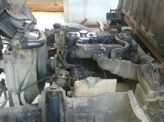 รถอีซูซุ 4 ล้อ NKR  88 แรงม้า ปี 42  สนใจติดต่อ 081 - 6079515