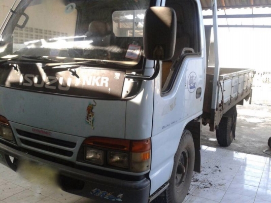 รถอีซูซุ 4 ล้อ NKR  88 แรงม้า ปี 42  สนใจติดต่อ 081 - 6079515