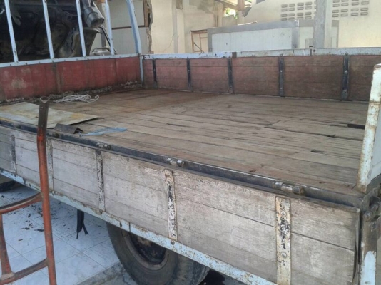 รถอีซูซุ 4 ล้อ NKR  88 แรงม้า ปี 42  สนใจติดต่อ 081 - 6079515