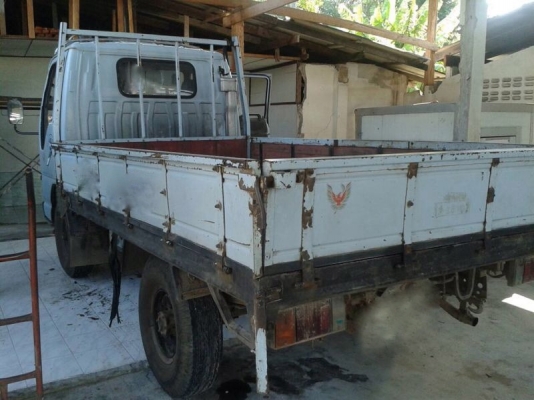 รถอีซูซุ 4 ล้อ NKR  88 แรงม้า ปี 42  สนใจติดต่อ 081 - 6079515