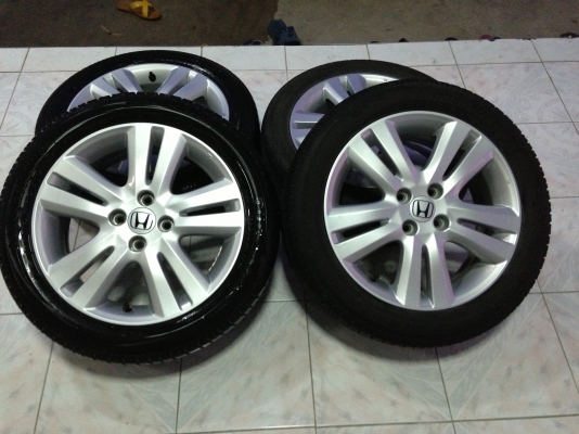 ขายล้อแม็ก Honda Jazz รุ่นท็อป ขอบ 16 พร้อมยางบริดสโตน ปี12สัปดาห์45ราคา12500 ต่อรองได้