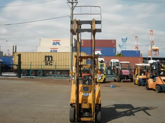 ขาย KOMATSU FG07-2  เเนะนำครับ รถโฟล์คลิฟท์สำหรับอู่นักปั้น