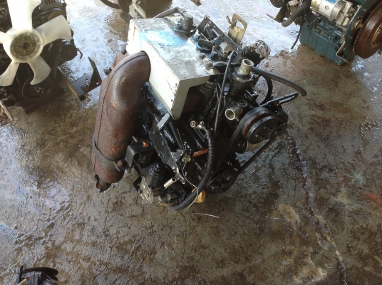 ขายเครื่องยันม่าร์เก่าญี่ปุ่น 3 สูบ รุ่น 3T75 สภาพสวยใช้ใส่แบ็คโฮได้ ขายเครื่องยันม่าร์เก่าญี่ปุ่น 3 สูบ รุ่น 3T75 สภาพสวยใช้ใส่แบ็คโฮได้