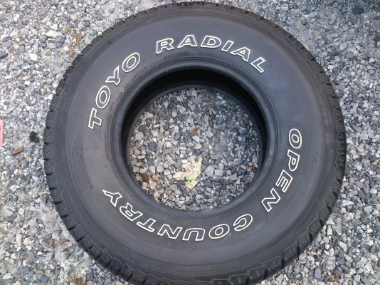 ขายยางใหม่เก่าเก็บ TOYO 31X10.50R15 MADE IN JAPAN จำนวน 2 ชุด  ชุดละ9500