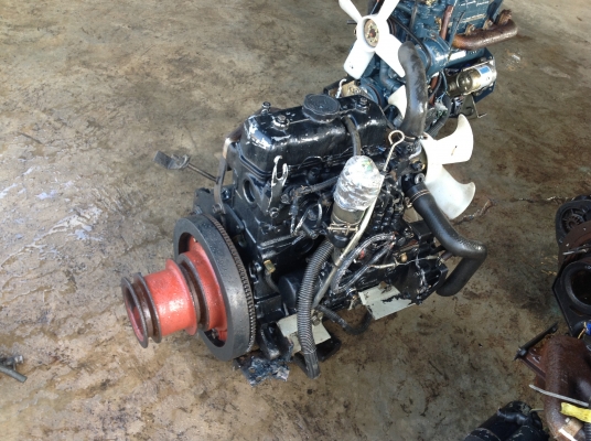 ขายเครื่องมิตซูบิชิเก่าญี่ปุ่น 3 สูบรุ่น K3F ขนาด26 แรงม้า สภาพสวยใช้ใส่แบ็คโฮและรถไถได้