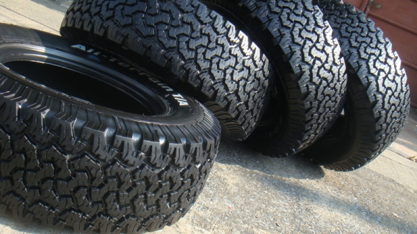 ขายยาง BF Goodrich Allterrain 265 70 r16  ปลายปี11 สวยมาก