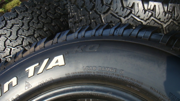 ขายยาง BF Goodrich Allterrain 265 70 r16  ปลายปี11 สวยมาก