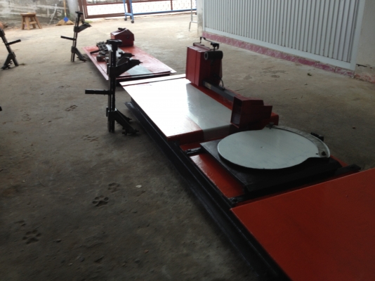 ขายเครื่องตั้งศูนย์ล้อยี่ห้อ BEAR