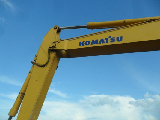 Komatsu PC200-3 รถทำงานอยู่ เต็มตามรุ่น เอกสาร Inv แอร์ดี ช่วงล่างเต็ม พร้อมลุยได้เลย