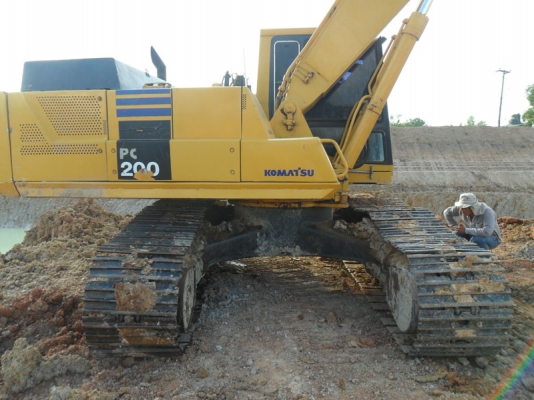 Komatsu PC200-3 รถทำงานอยู่ เต็มตามรุ่น เอกสาร Inv แอร์ดี ช่วงล่างเต็ม พร้อมลุยได้เลย